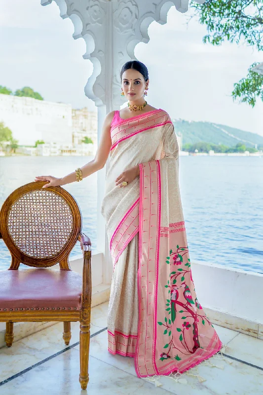 Effortless Outfits Casual Soft Layers Women's Off White Woven Kanjivaram Silk Saree With Blouse (Saree Blouse Without stitch) - Aastha Fashion Effortless Outfits Casual Soft Layers Women's Off White Woven Kanjivaram Silk Saree With Blouse (Saree Blouse Without stitch) - Aastha Fashion