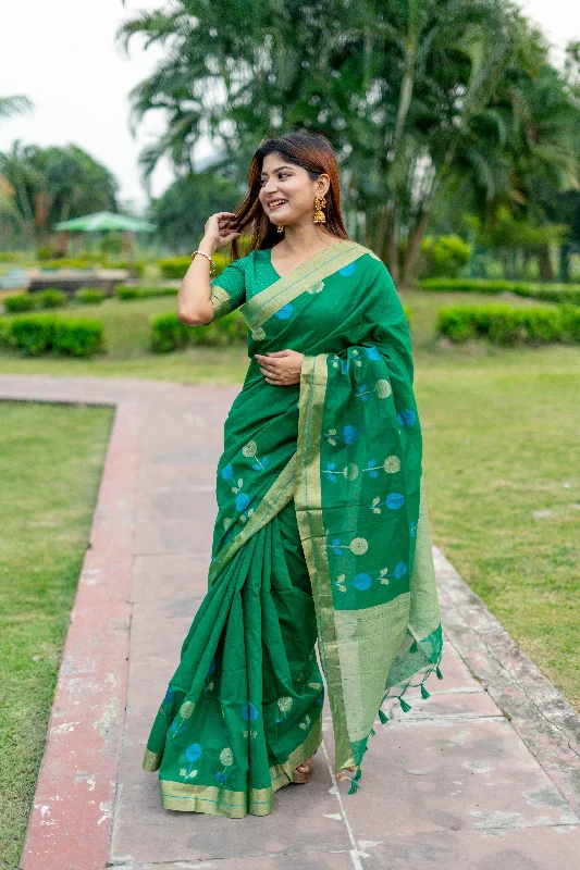 Easy Fashion Comfortable Chic Choices Women's Green Woven Cotton Silk Saree With Blouse (Saree Blouse Without stitch) - Aastha Fashion Easy Fashion Comfortable Chic Choices Women's Green Woven Cotton Silk Saree With Blouse (Saree Blouse Without stitch) - Aastha Fashion