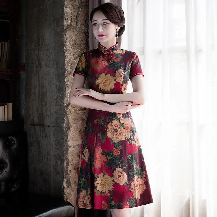 Easy Chic Stylish Relaxed Clothing Cap Sleeve Knee Length Floral Silk Cheongsam Chinese Style Mother Dress Easy Chic Stylish Relaxed Clothing Cap Sleeve Knee Length Floral Silk Cheongsam Chinese Style Mother Dress