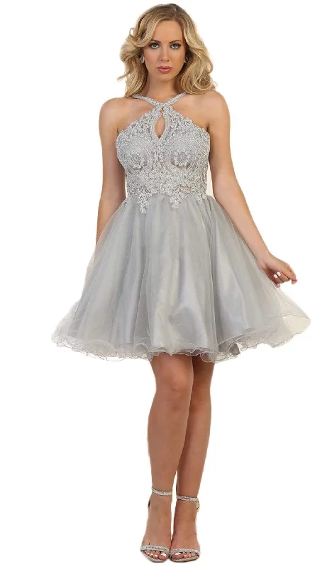 Relaxed Fit Comfortable Layering Options May Queen - Lace Appliqued Fitted Cocktail Dress