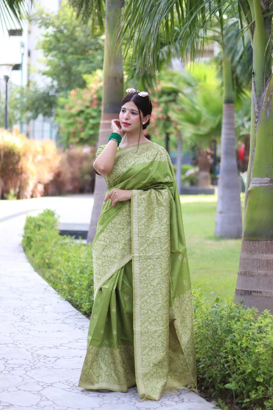 Fresh Comfort Relaxed Layered Looks Women's Mehendi Woven Handloom Raw Silk Saree With Blouse  (Saree Blouse Without stitch) - Aastha Fashion