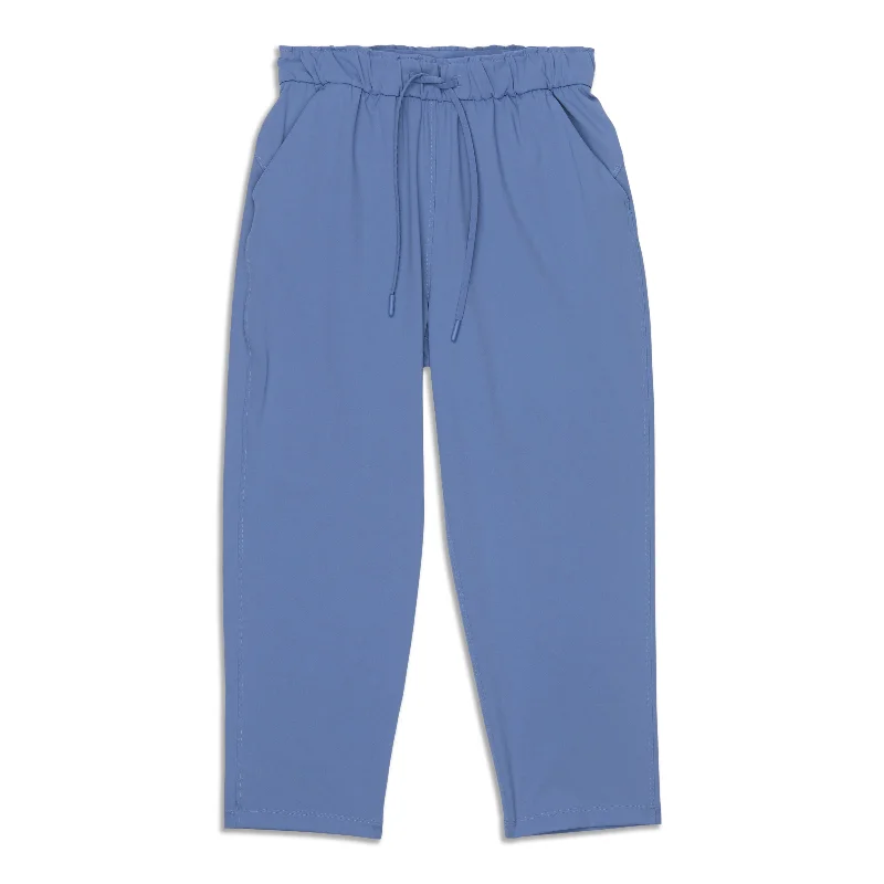 Sporty Elegance Relaxed Streetwear Fit Stretch High Rise Crop - Resale