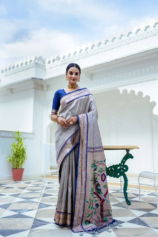 Light Fit Comfortable Trend Wear Women's Grey Woven Kanjivaram Silk Saree With Blouse (Saree Blouse Without stitch) - Aastha Fashion Light Fit Comfortable Trend Wear Women's Grey Woven Kanjivaram Silk Saree With Blouse (Saree Blouse Without stitch) - Aastha Fashion
