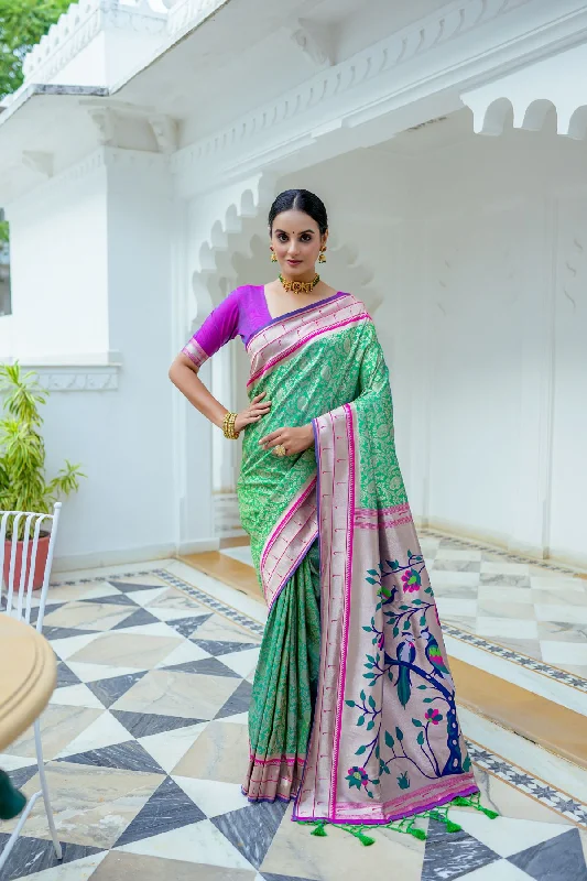Trendy Dresses Cozy Chic Looks Women's Green Woven Kanjivaram Silk Saree With Blouse (Saree Blouse Without stitch) - Aastha Fashion Trendy Dresses Cozy Chic Looks Women's Green Woven Kanjivaram Silk Saree With Blouse (Saree Blouse Without stitch) - Aastha Fashion