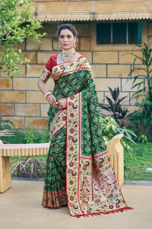 Soft Clothing womensclothing-dresses-dressWomen's Green Woven Patola Silk Saree With Blouse  (Saree Blouse Without stitch) - Aastha Fashion