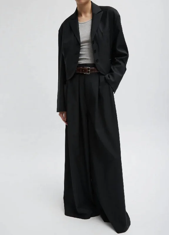 Relaxed Fit Soft Wearable Comfort Tropical Wool Cropped Bomber Blazer In Black