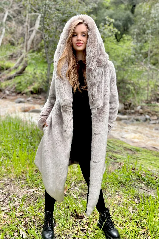 Sporty Elegance Comfortable Layered Looks Women's Desert Warrior Coat in "Champagne" Chinchilla Sporty Elegance Comfortable Layered Looks Women's Desert Warrior Coat in "Champagne" Chinchilla