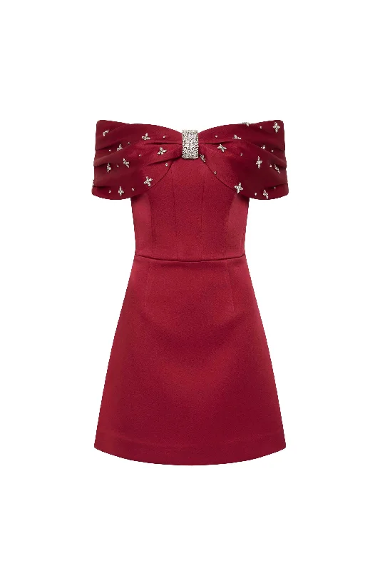 Effortless Outfits Relaxed Layered Looks Carmella Off The Shoulder Mini Dress