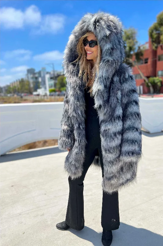 Fresh Comfort Fashion Chic Comfort Women's Short Desert Warrior Coat in "Wolverine"