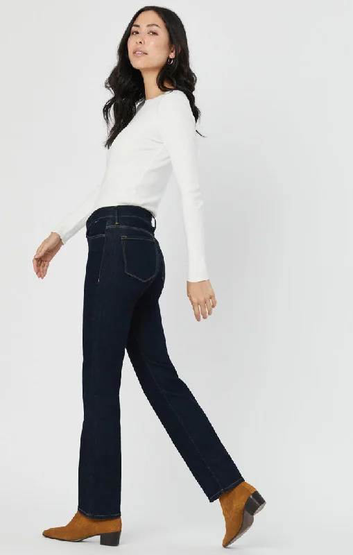 Cozy Outfit Simple Cozy Pieces KENDRA STRAIGHT LEG JEANS IN RINSE SUPERSOFT