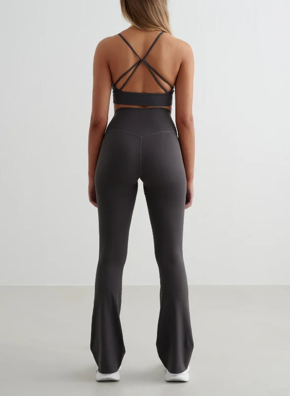 Chic Outfits Effortless Street Chic Shadow Grey Sense Flare Tights