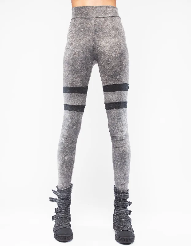 Sporty Elegance Comfortable Wardrobe Pieces LEGGINGS SPACE LINES