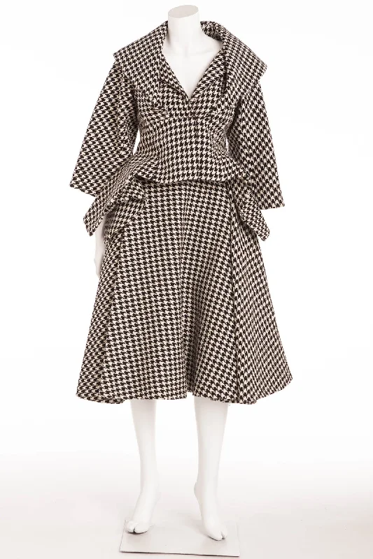 Casual Comfort Trendy Warm Pieces Original Alexander McQueen - As Seen on Beyonce - New With Tags 2PC Houndstooth Skirt & Jacket - IT 40