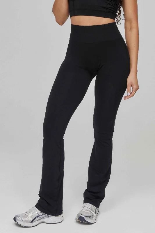 Elegant Fit Comfortable Chic Fashion Butterluxe Contour Flared 7/8 Leggings - Black Truffle