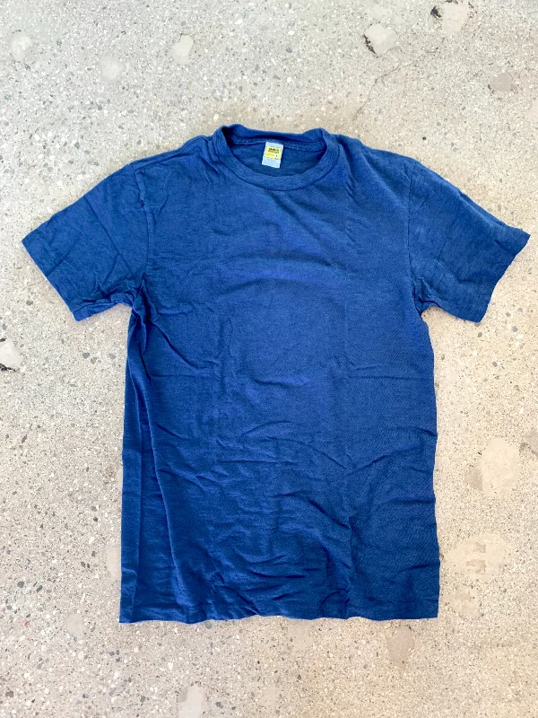 Effortless Outfits Simple Cozy Pieces Velva Sheen Blue Rolled T-Shirt
