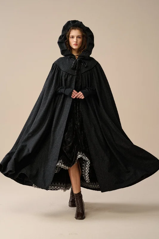 Smart Casuals Relaxed Layered Looks Perfumer 33 | hooded wool cloak