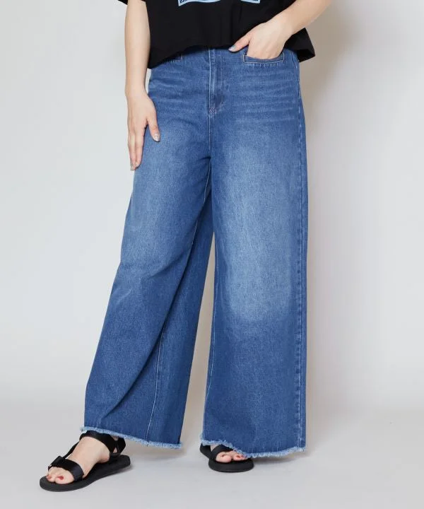 Effortless Outfits Comfortable Wardrobe Pieces SURF＆Palms Washed Denim Flare Pants